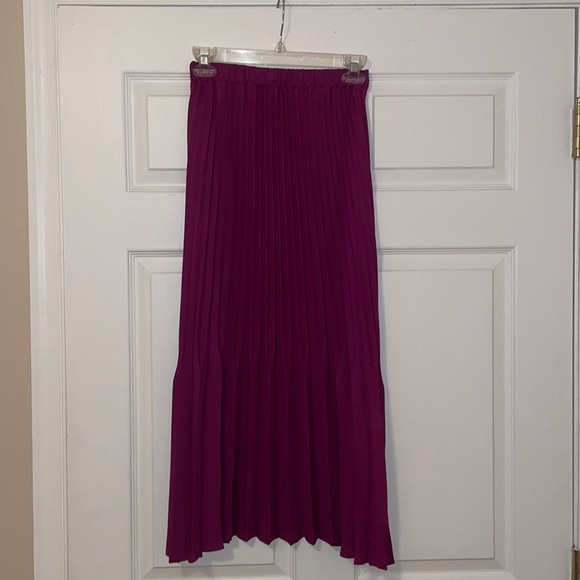 Zara Purple Flowy Skirt - Picture 1 of 3